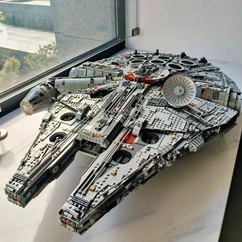 Millennium Falcon Model