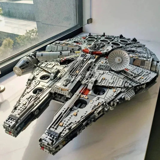 Millennium Falcon Model